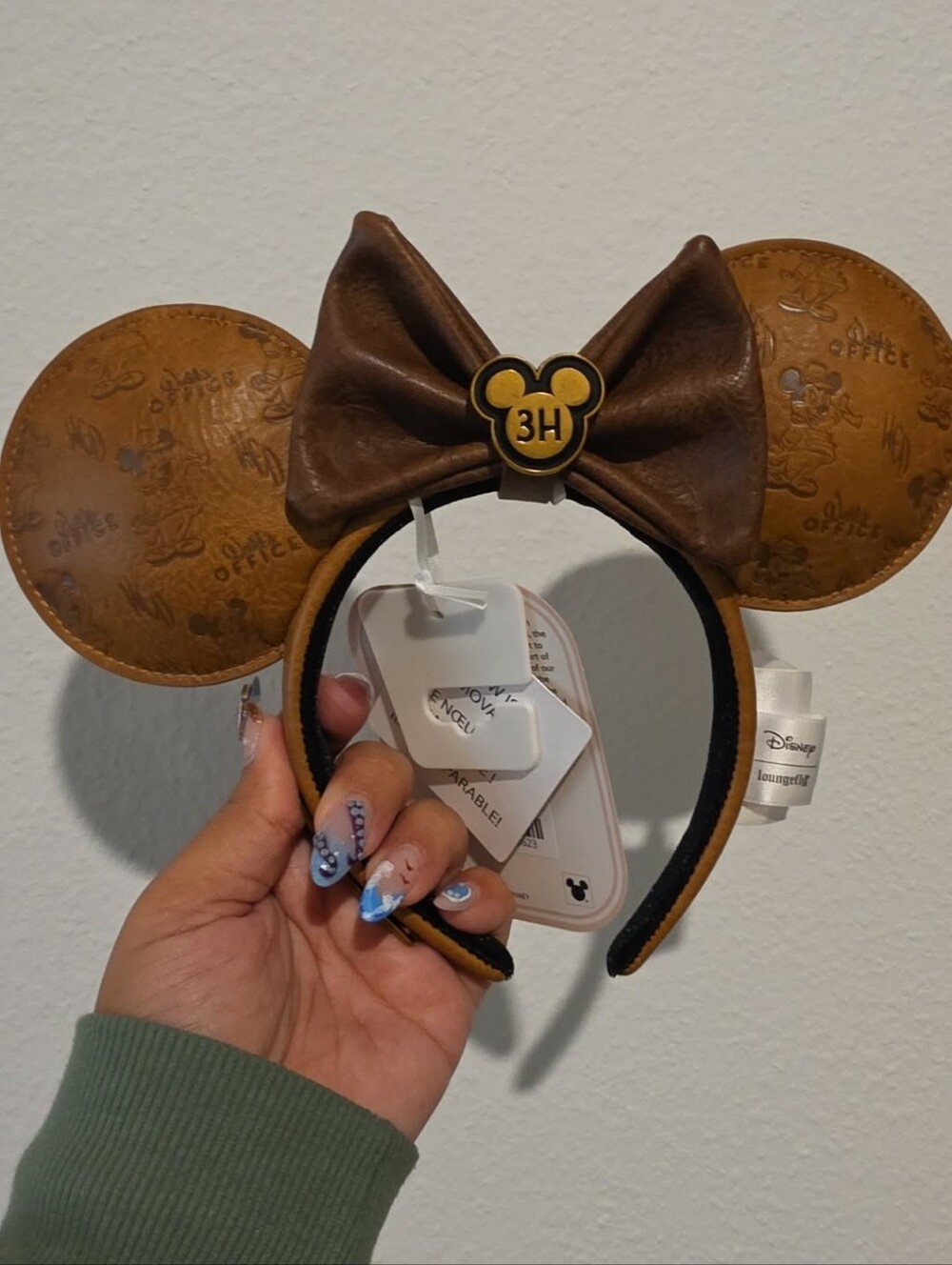 D23 WALTS OFFICE EARS